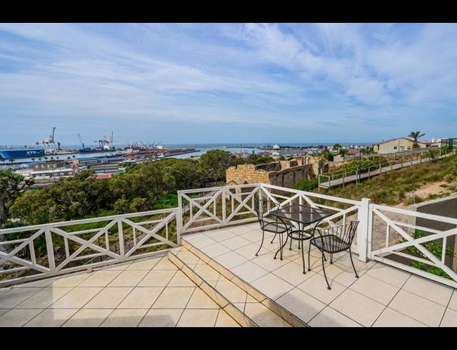 5 BEDROOM TOWNHOUSE FOR SALE IN SOUTH END